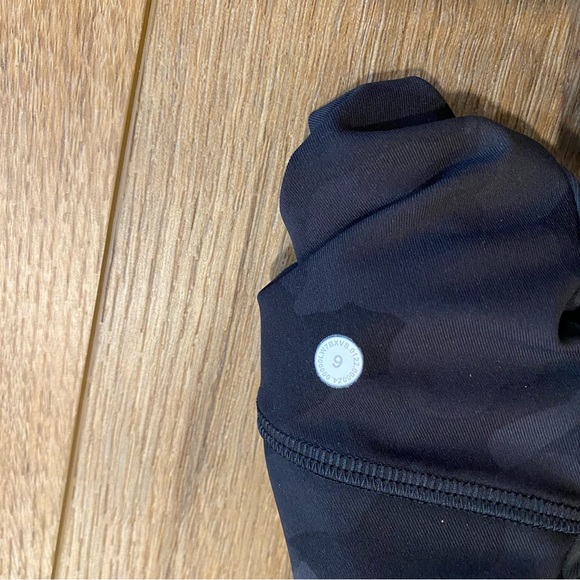 Lululemon Shorts - Swift Speed HR Short
8" - Camo Deep Coal Multi - Size 6 - NWT - Picture 6 of 6